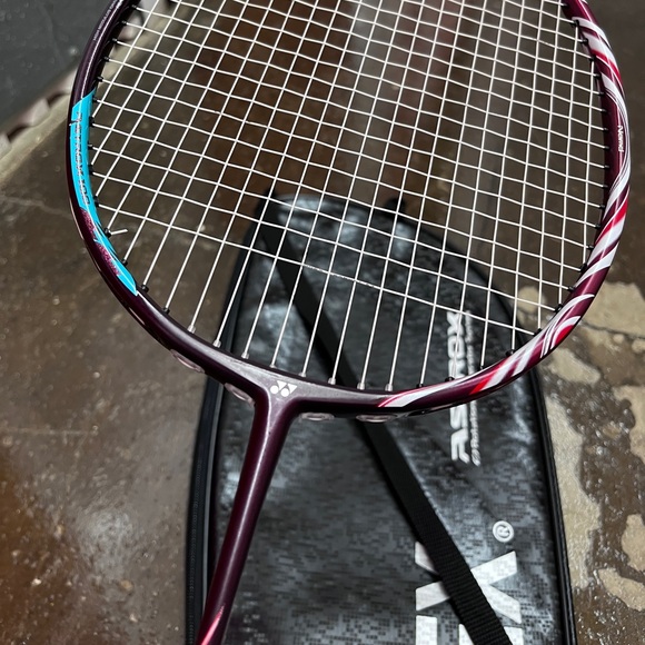 Yonex BadmintonRacquet Astrox 100zz 27Lb Tension Exbolt 63 String Dark Red 4UG6 - Picture 4 of 6